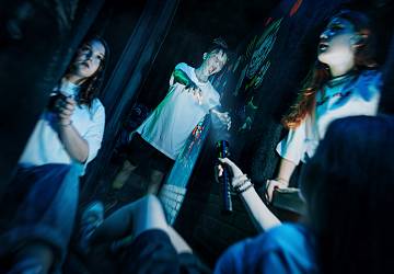 Прятки в лабиринте. Зомби